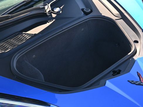 Used 2021 Chevrolet Corvette Stingray Premium Conv w/ Z51 Performance Package image 29