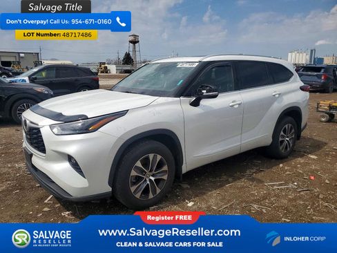 Used 2022 Toyota Highlander XLE AWD/4WD image 1