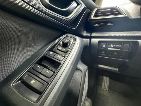 Used 2019 Subaru Crosstrek 2.0i Premium AWD/4WD image 9
