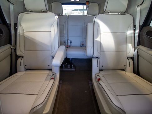 Used 2023 GMC Yukon Denali w/ Denali Reserve Package image 23