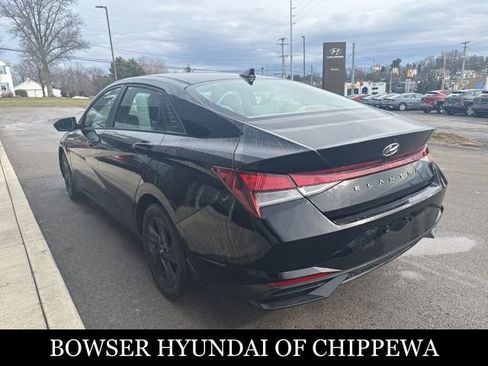 Used 2021 Hyundai Elantra SEL w/ Convenience Package image 5