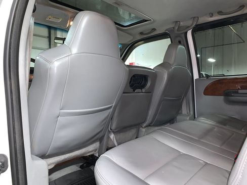 Used 2004 Ford F350 Lariat RWD image 26