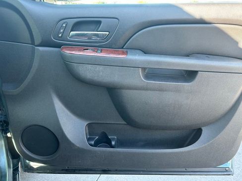 Used 2011 Chevrolet Avalanche LTZ AWD/4WD image 31