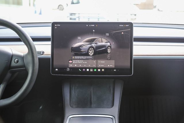 Used 2024 Tesla Model Y Long Range AWD/4WD image 14