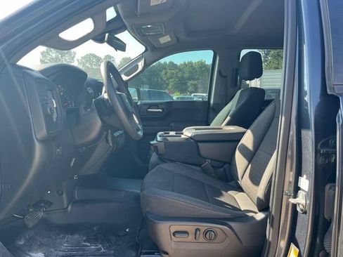 Used 2022 Chevrolet Silverado 1500 Custom w/ LPO, Blackout Package RWD image 7
