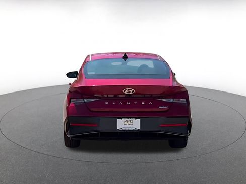Used 2025 Hyundai Elantra Limited image 12