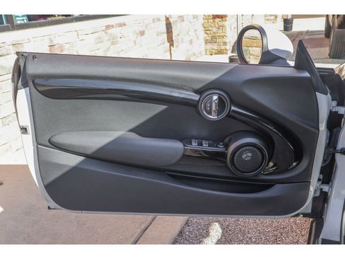 Used 2018 MINI Cooper S image 9