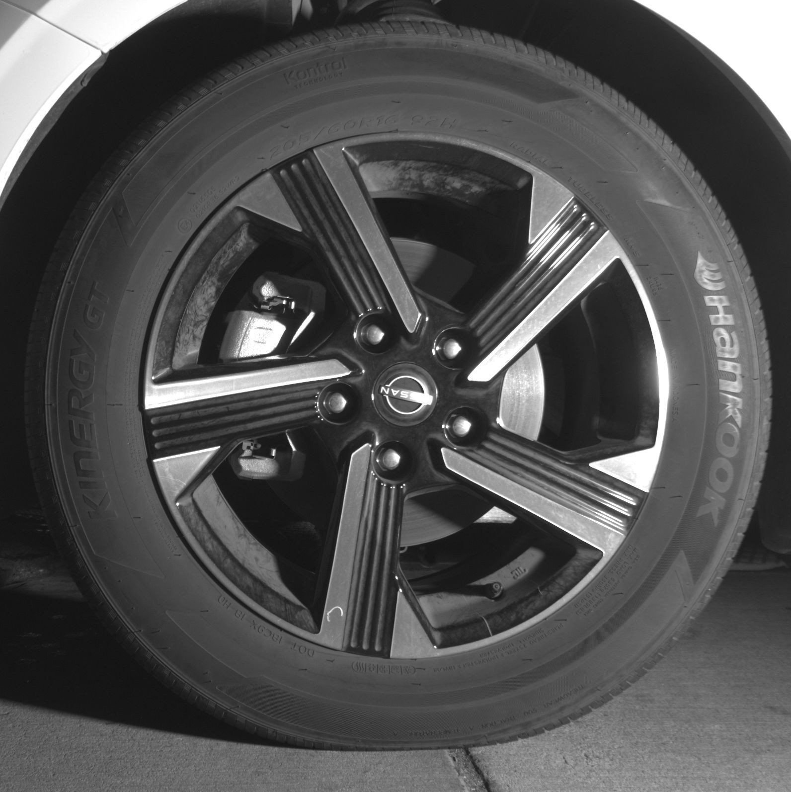 Used 2025 Nissan Sentra SV FWD image 13