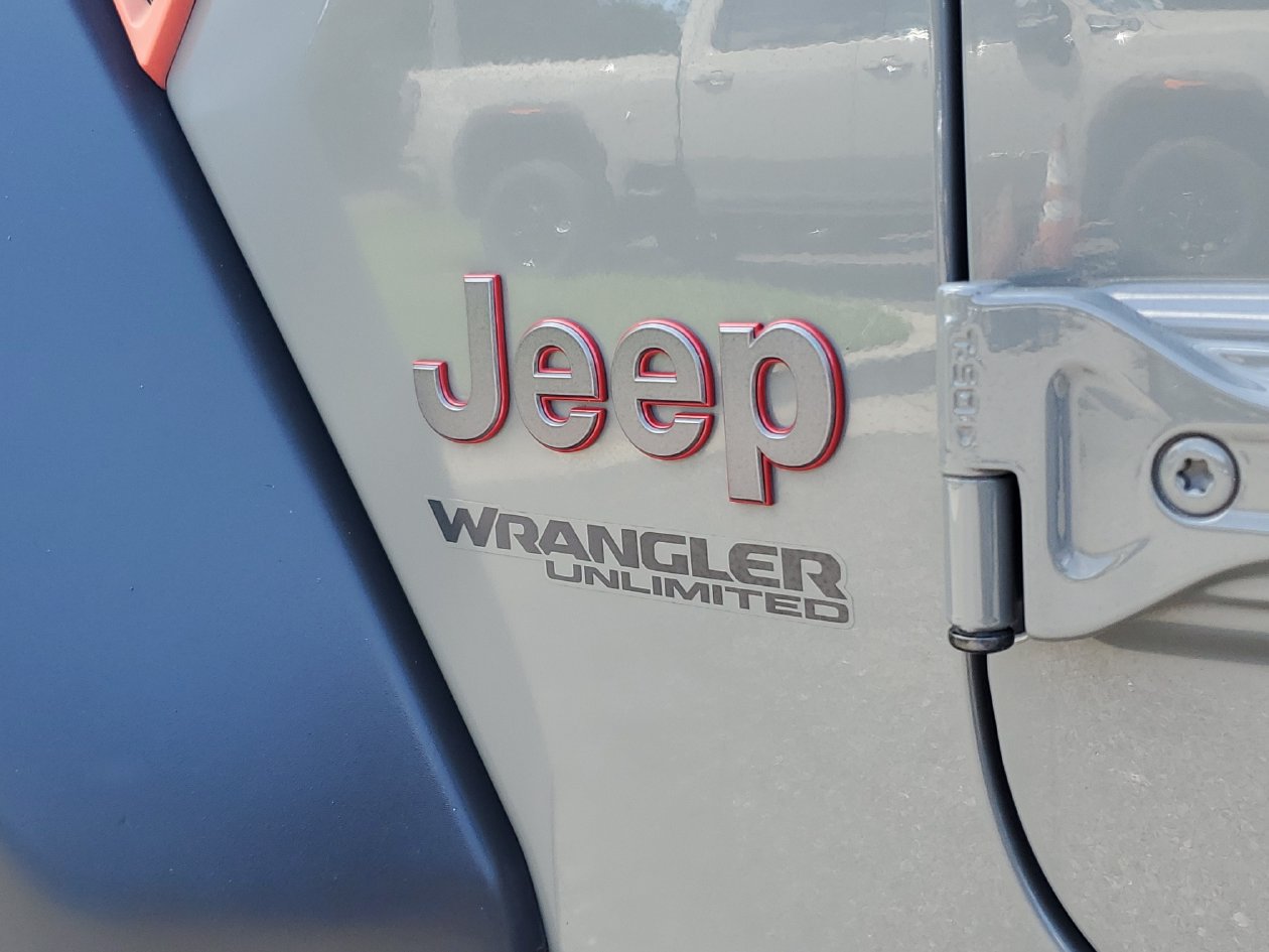 Used 2022 Jeep Wrangler Unlimited Rubicon w/ Steel Bumper Group AWD/4WD image 6