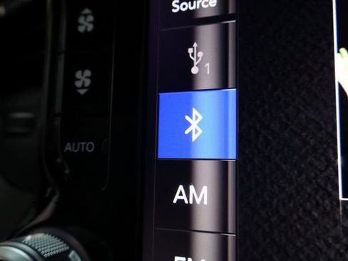 Used 2019 RAM 1500 Laramie image 21