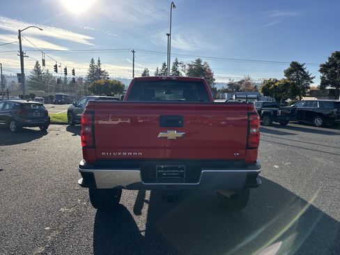 Used 2018 Chevrolet Silverado 2500 LT image 4