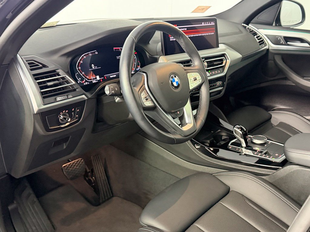Used 2025 BMW X4 xDrive30i AWD/4WD image 14