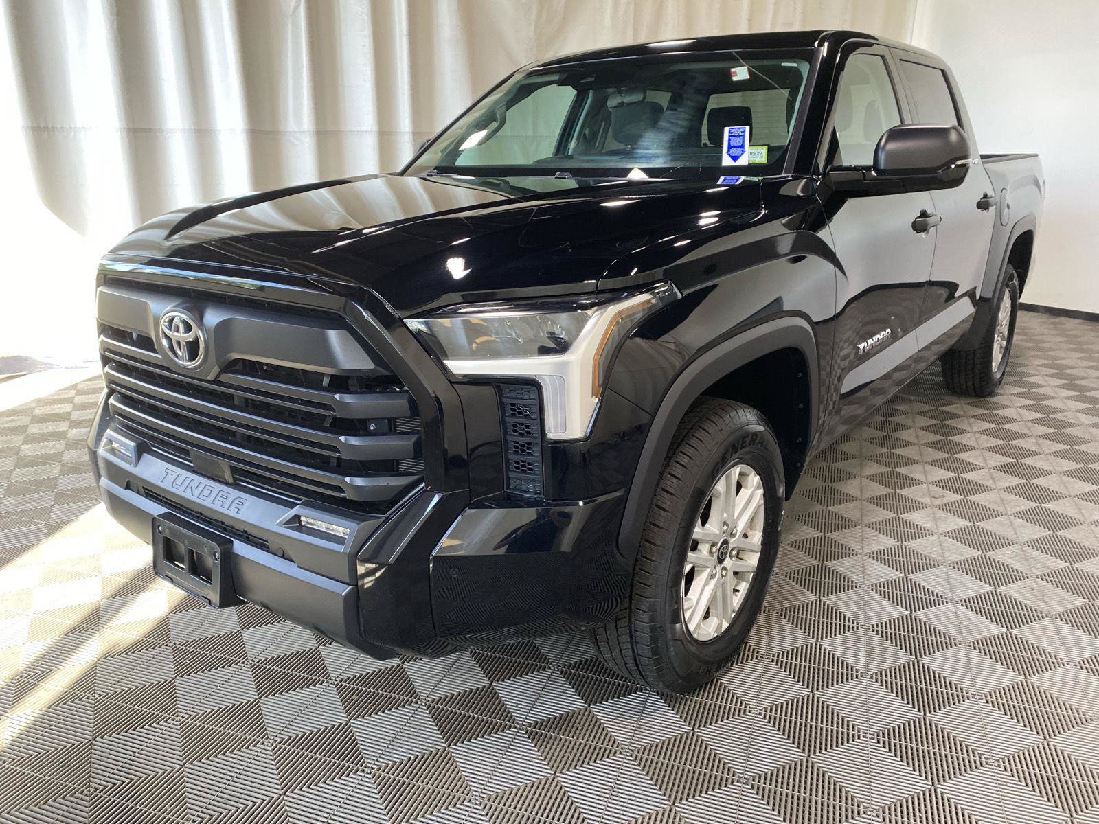 Used 2023 Toyota Tundra SR5 w/ SR5 Convenience Package AWD/4WD image 5