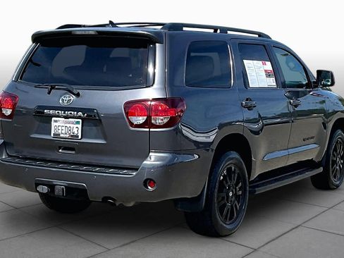 Used 2018 Toyota Sequoia TRD Sport AWD/4WD image 12