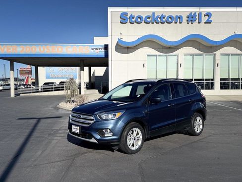 Used 2018 Ford Escape SE image 1