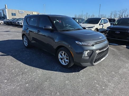 Used 2022 Kia Soul S image 3