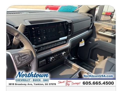 New 2025 GMC Sierra 3500 SLT w/ SLT Convenience Package image 17