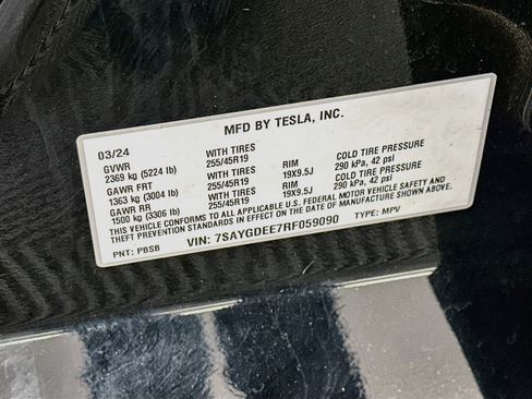 Used 2024 Tesla Model Y Long Range AWD/4WD image 12