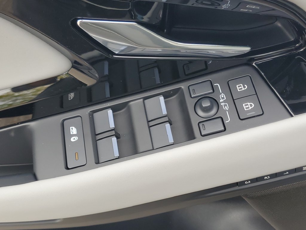 New 2026 Land Rover Range Rover Evoque S AWD/4WD image 9