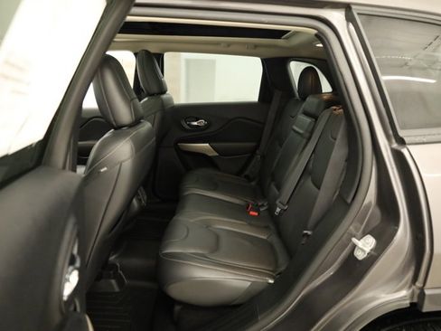 Used 2018 Jeep Cherokee Limited w/ Technology Group image 38