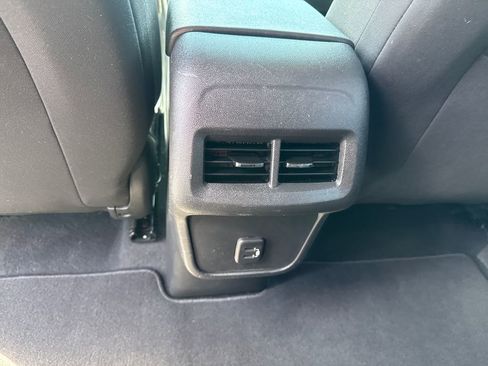 Used 2022 Chevrolet Equinox LT FWD image 29