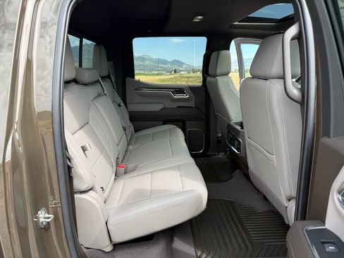 Used 2023 Chevrolet Silverado 1500 LTZ w/ LTZ Premium Package AWD/4WD image 37