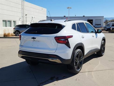 Used 2026 Chevrolet Trax ACTIV w/ Driver Confidence Package image 3