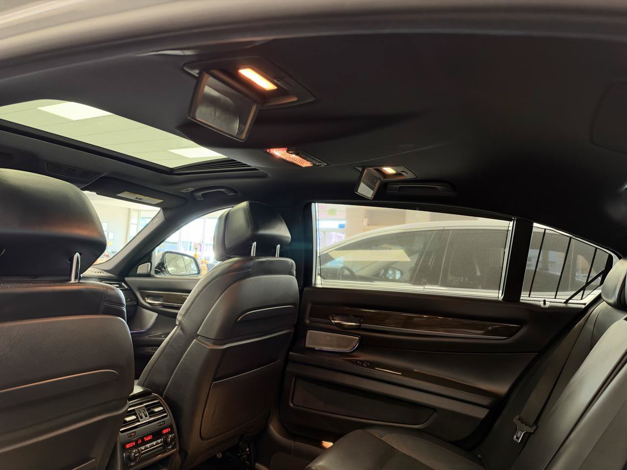 Used 2013 BMW 750Li RWD image 43