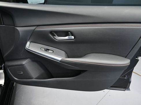 Used 2024 Nissan Sentra SR w/ SR Premium Package FWD image 37
