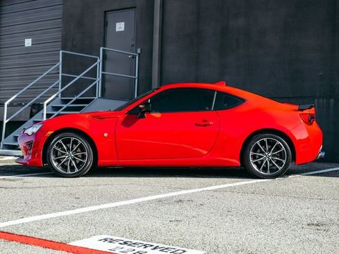 Used 2018 Toyota 86 GT image 11