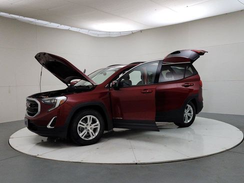 Used 2020 GMC Terrain SLE w/ Driver Convenience Package FWD image 10
