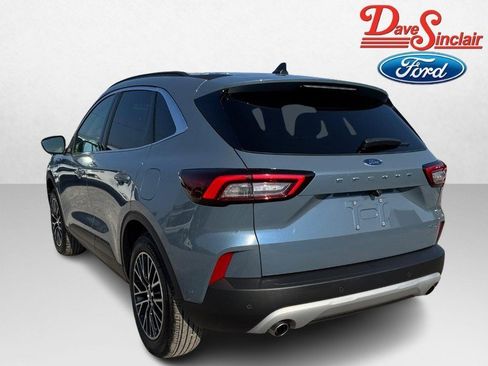 Used 2023 Ford Escape SE w/ PHEV Premium Package image 9