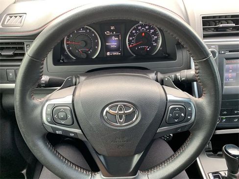 Used 2015 Toyota Camry XSE image 19
