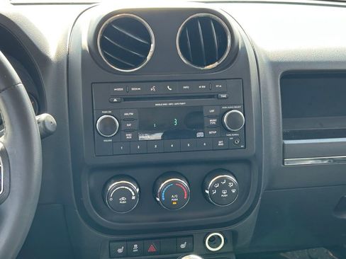 Used 2016 Jeep Patriot Sport w/ Power Value Group image 18