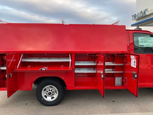 New 2025 GMC Savana 3500 w/ Power Convenience Package RWD image 18