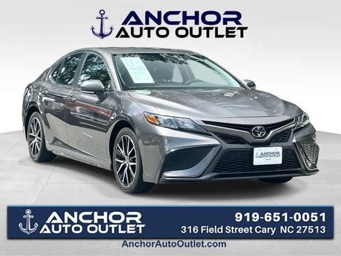 Used 2023 Toyota Camry SE FWD image 1