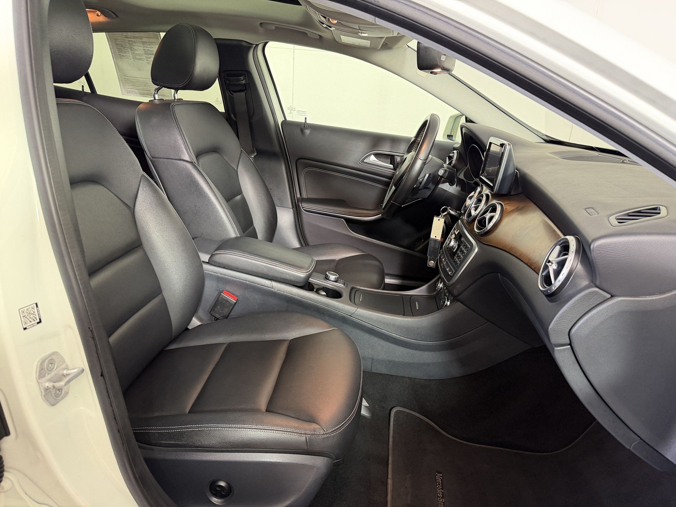 Used 2015 Mercedes-Benz GLA 250 4MATIC image 24