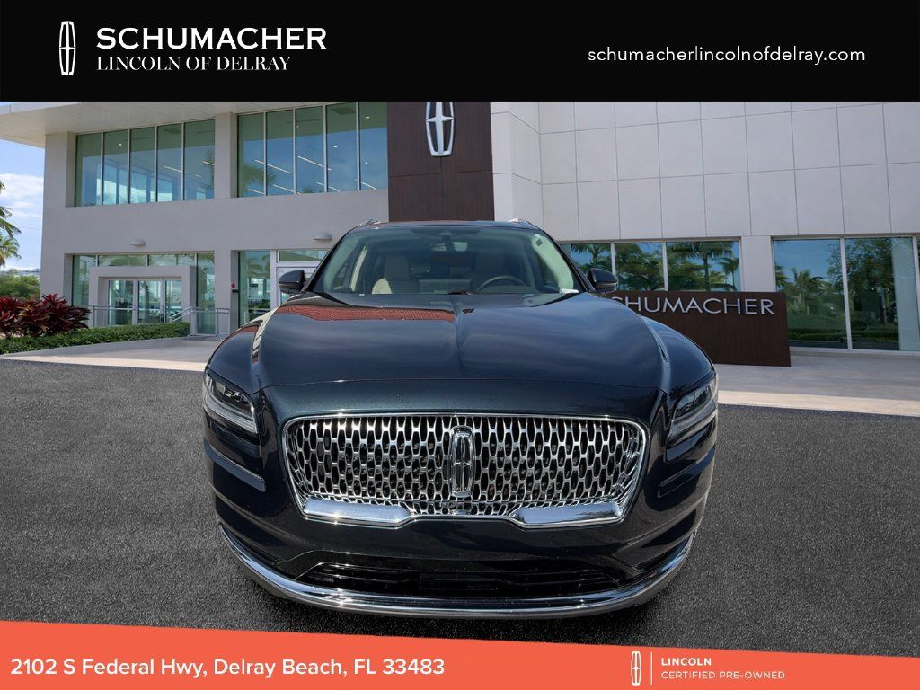 Used 2022 Lincoln Nautilus FWD w/ Premium Package image 2