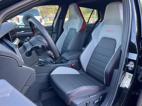 New 2026 Volkswagen GTI SE FWD image 17