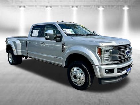 Used 2019 Ford F450 Platinum w/ Platinum Ultimate Package AWD/4WD image 3