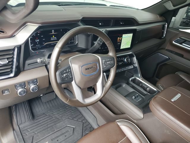 Used 2025 GMC Sierra 3500 Denali AWD/4WD image 6
