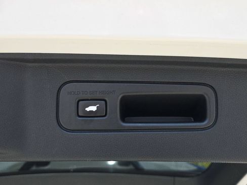 Used 2023 Honda Pilot Elite image 17