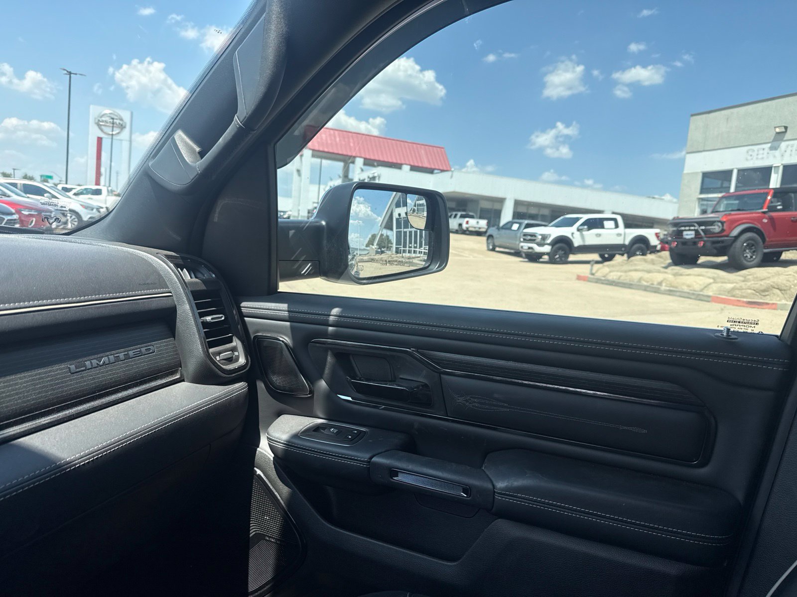Used 2024 RAM 1500 Limited AWD/4WD image 26