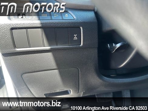 Used 2018 Hyundai Santa Fe Sport AWD/4WD image 14