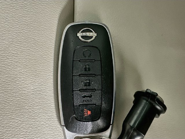 Used 2023 Nissan Rogue SL AWD/4WD image 17