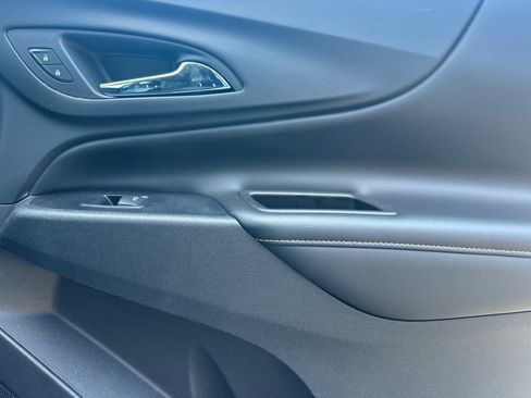 Used 2019 Chevrolet Equinox Premier FWD image 19