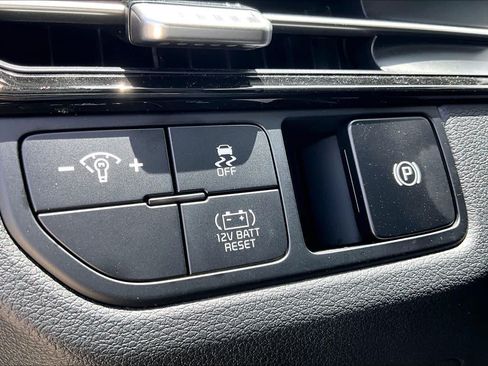 Certified 2026 Kia Sportage LX FWD image 32
