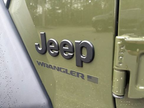 Used 2024 Jeep Wrangler Willys image 10