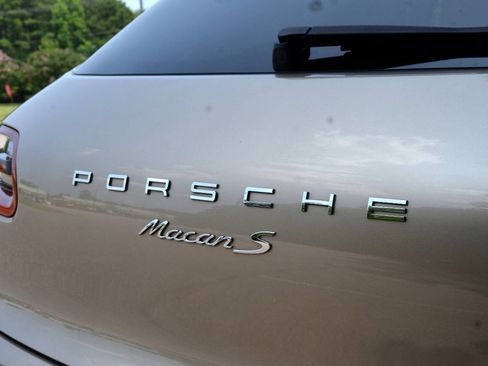 Used 2016 Porsche Macan S image 12