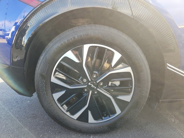 Used 2024 Kia EV6 Wind w/ Wind Technology Package AWD/4WD image 17